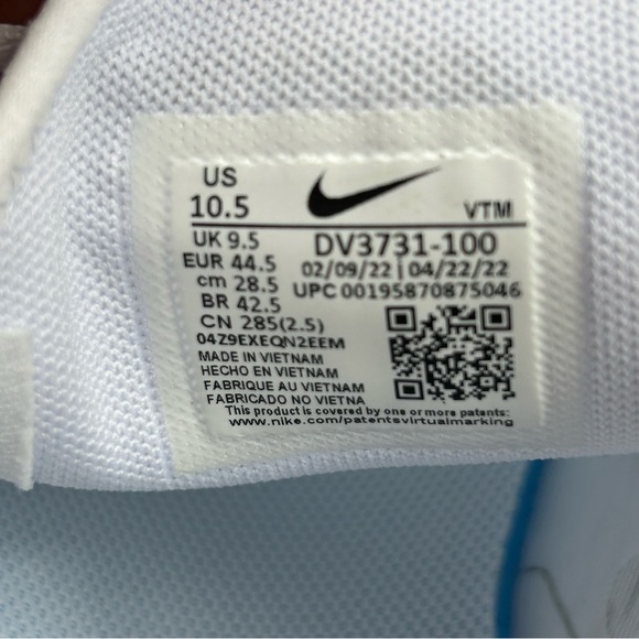 Men's Nike Air Max 270 White Blue Red Running Shoes - Picture 8 of 8